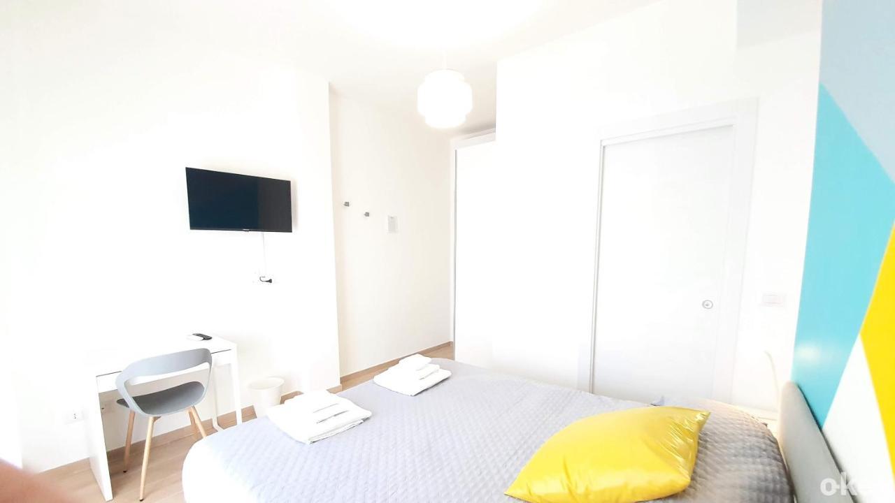 Blue Sky Rooftop Rooms - Bari Policlinico Bagian luar foto