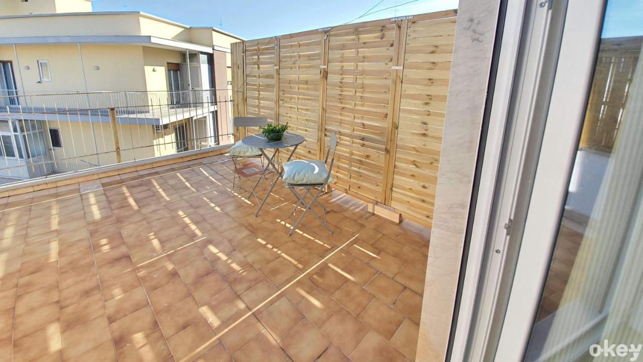 Blue Sky Rooftop Rooms - Bari Policlinico Bagian luar foto